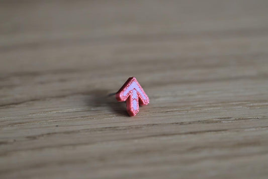 MARVELOUS DANCE ARROW studs