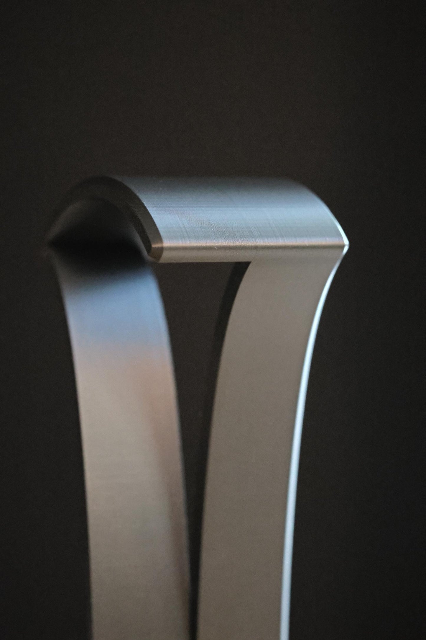 CRESCENDO headphone stand