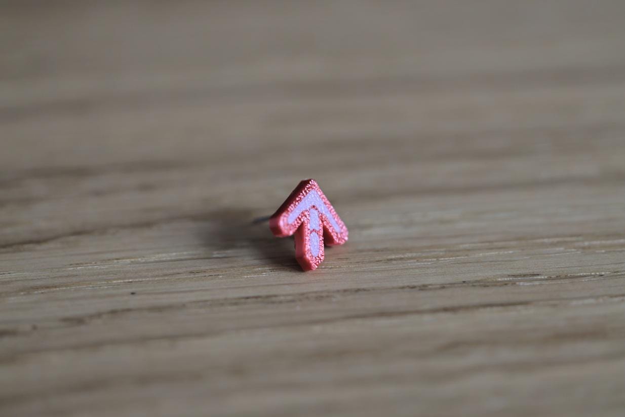 MARVELOUS DANCE ARROW studs