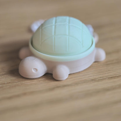 MELON-PAN TURTLE clicker keychain - SQUARES.WORKS