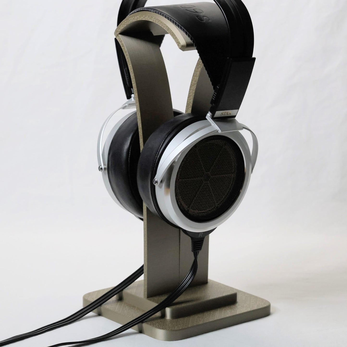 CRESCENDO headphone stand