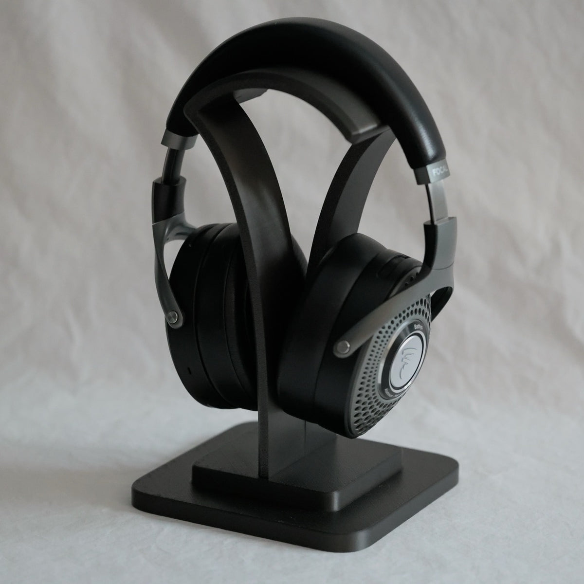 CRESCENDO headphone stand