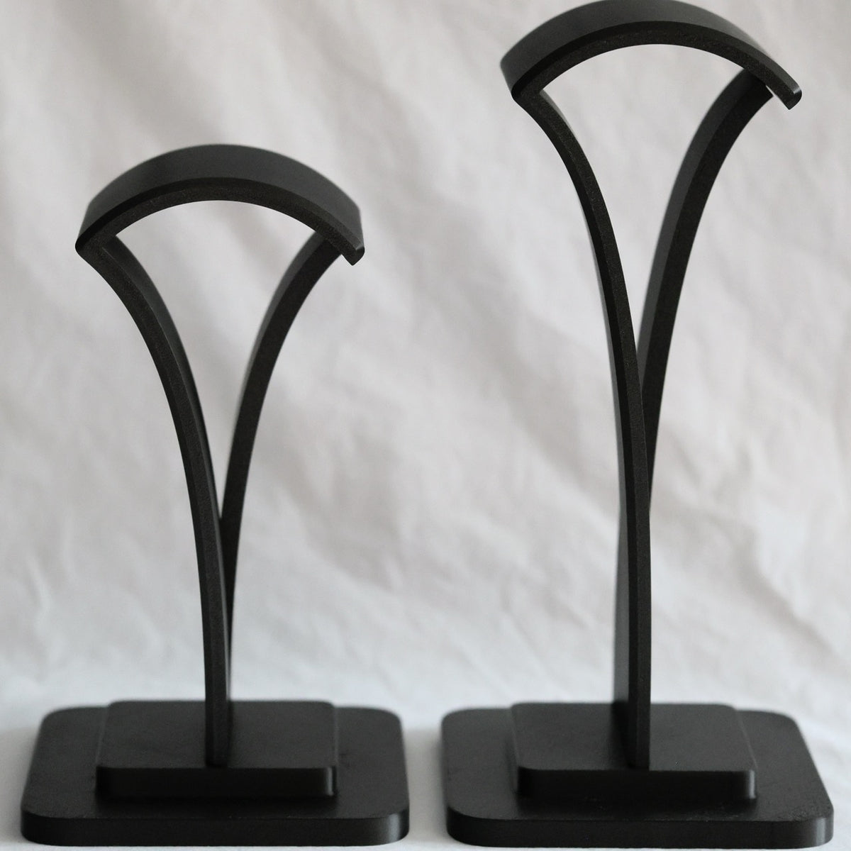 CRESCENDO headphone stand