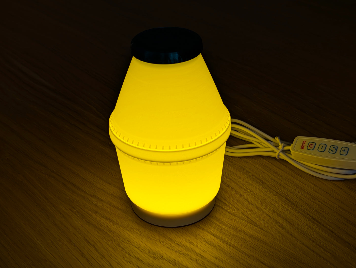 BANANA MILK lamp