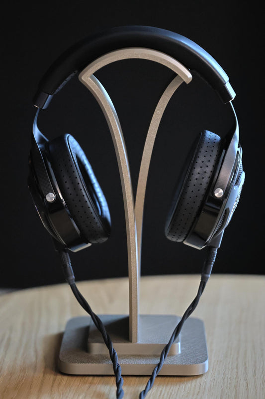 CRESCENDO headphone stand
